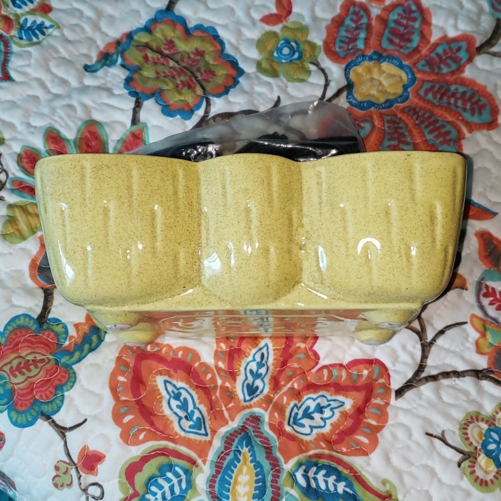 Vintage UPCO 106-8 Yellow Speck Planter